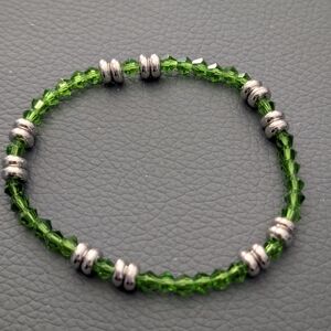 Elegant Green Beaded Bracelet